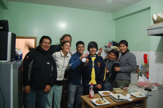 Die ganze WG...drei Medizinstudenten, ein Freund, die Freundin von einem und wir zwei Turisten. 