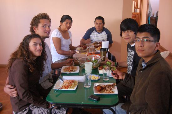 Wow, vegetarisches Essen kann auch gut schmecken... 
Wir haben Spaghetti für alle gekocht.