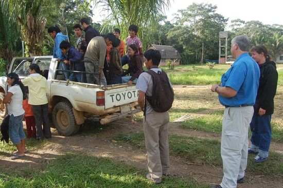 Am Sonntag gings dann los voller Energie auf einem vollgestopften Pick-Up Richtung Rurre.