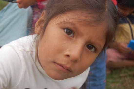 Rebekka schaut etwas skeptisch ins Objektiv...