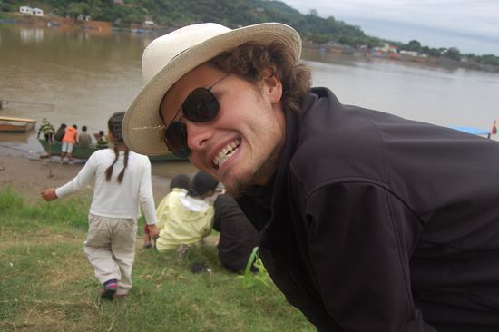 Unbekannter Gaukler mit Hut