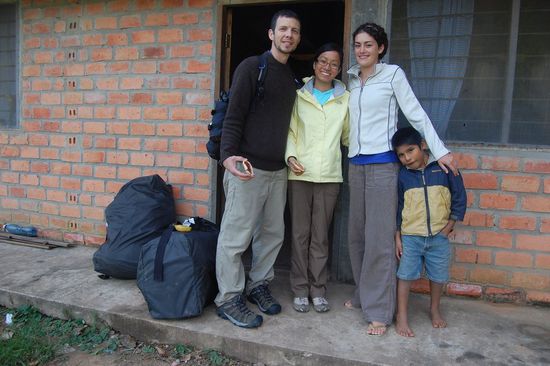 Jorge, Larissa, Mimi und Armando Montag morgens, noch einmal vor dem Haus.