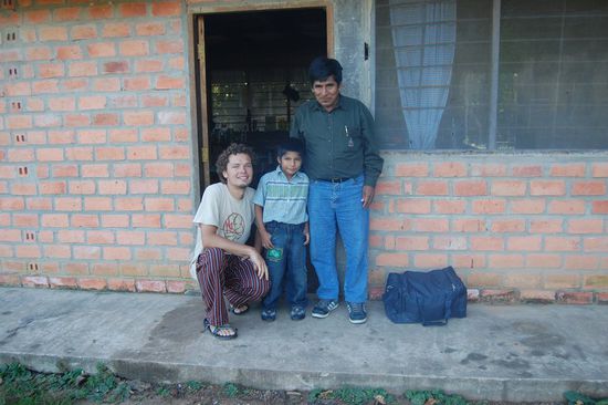 Armando mit seinem Vater - er hat frische Kleidung mitgebracht *g*