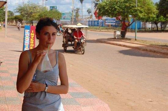 Wieder zurück in Bolivien gabs zwei Stunden Internet und Sprite mit Strohhalm aus dem Plastiksackerl...