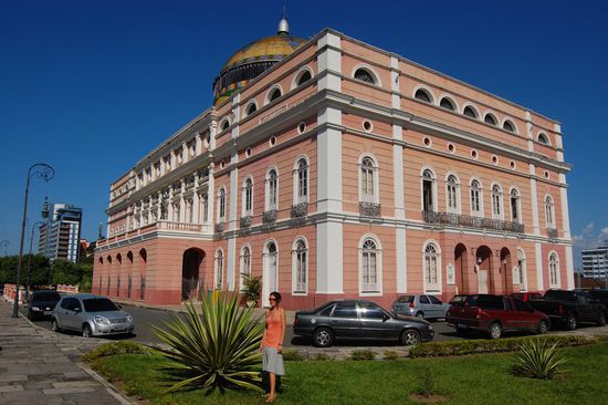 Das wunderschöne "Amazon Theater", gebaut um die Jahrhundertwende in der Zeit des Gummibooms.