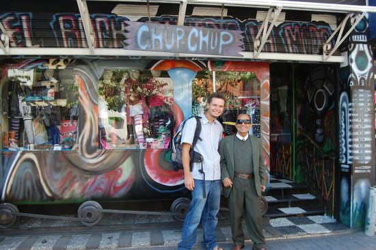 Bei unserem ersten Ausflug in die Stadt nach Barquisimeto haben wir Enrique vor seiner genialen Boutique kennengelernt.