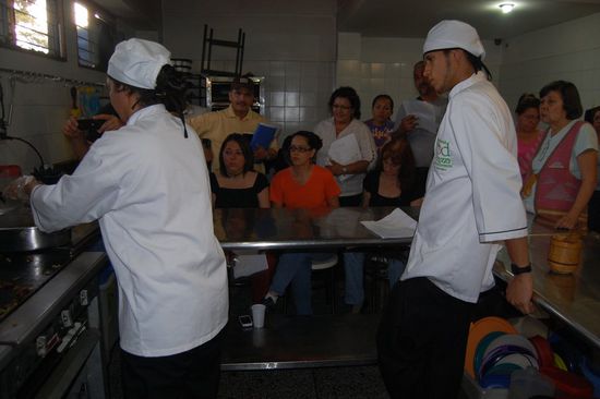 Sonntags gibts immer einen Kochkurs für interessierte Kunden.