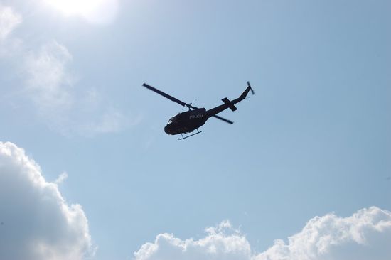 Auch hier hat die Polizei Hubschrauber!