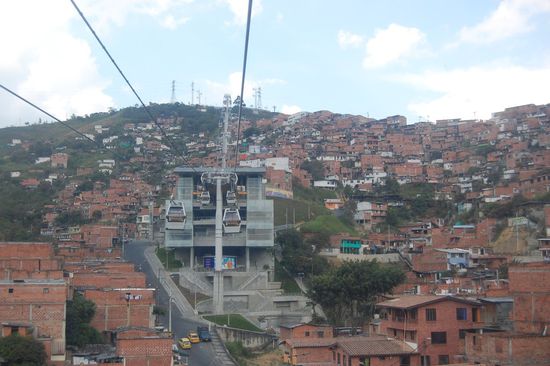 Über die Dächer von Medellin,