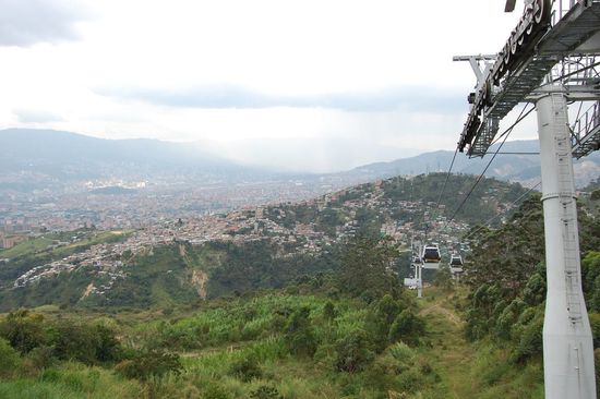 Hier also am höchsten Punkt mit genialem Ausblick über die ganze Metropole.