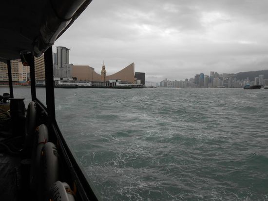 Überfahrt nach Kowloon