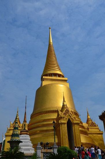....der große goldene Chedi....