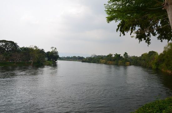 Blick vom Hotelgarten über den River Kwai