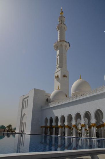 ....107 m hohe Minarette....