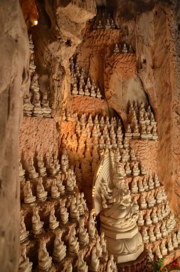 ...viele viele Buddhas....