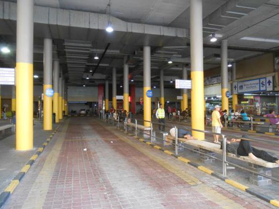 Komtar-Busbahnhof....an der Lane 2