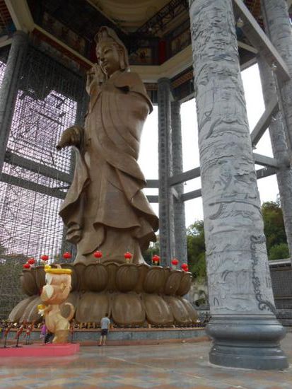 Die 30 m hohe Statue