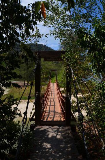 Nur noch über diese Brücke und dann sind wir.....