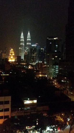 Der Blick auf die Twin Towers aus unserem Fenster war dennoch schön! 