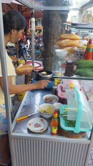 Mein erstes Banh Mi  Gefülltes Baguette mit diversen Sachen....