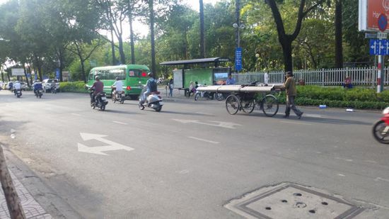 ....so kann man sein Baumaterial auch transportieren... 