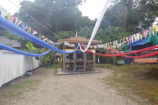 Das Grab von Toh Khiri - dem Entdecker der Insel - der hier offenbar sehr verehrt wird