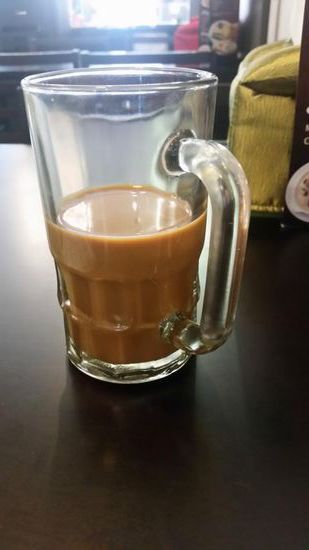 "Viel Kaffee in einem großen Becher" - hat er gut umgesetzt 