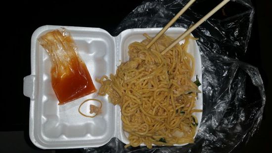 Abendessen....sieht mäßig lecker aus - war es auch 