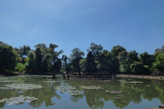 ....weiteren Tempelresten 