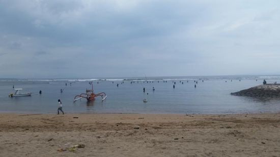 viele Angler - angeln scheint hier ein beliebtes Hobby zu sein 