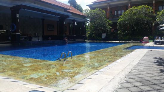 Der Pool war wirklich schön.....kann man aushalten  