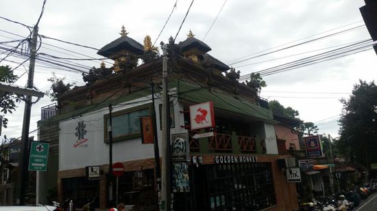 ....und manchmal auf dem Dach ein kleiner Tempel