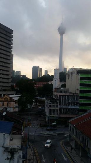 morgens früh um 7:30 Uhr hüllt er sich in Nebel..