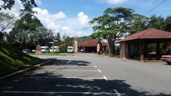 ganz rüber laufen für das Ticket....