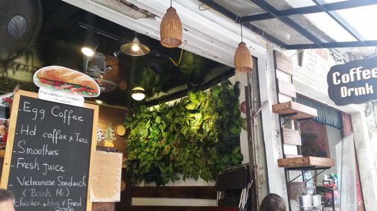 ...winzig klein, aber total süß das kleine Manh-Café... 