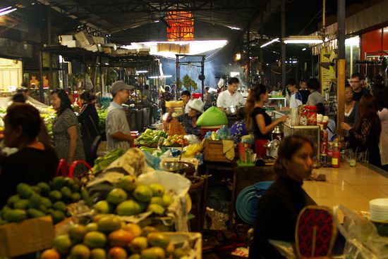 Die Obstabteilunng des "Russen Marktes", die Fleischateilung ersparen wir den Lesern mal