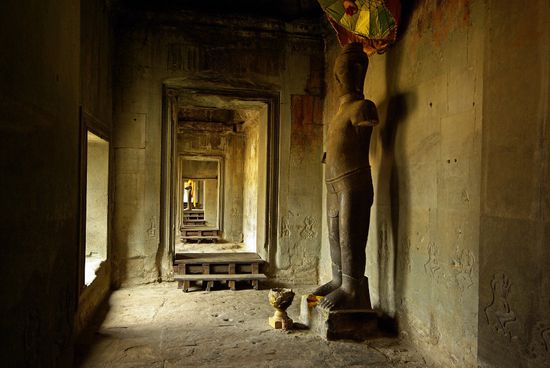 in den Gängen von Angkor Wat
