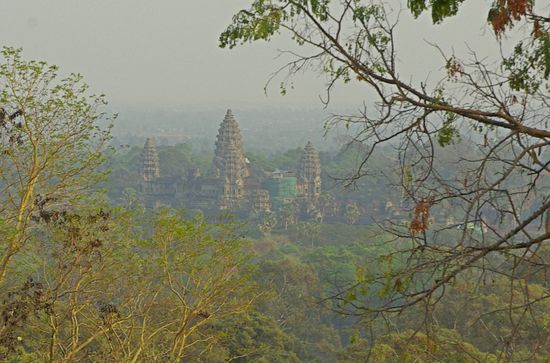 Angkor Wat vom Aussichtspunkt aus gesehen.