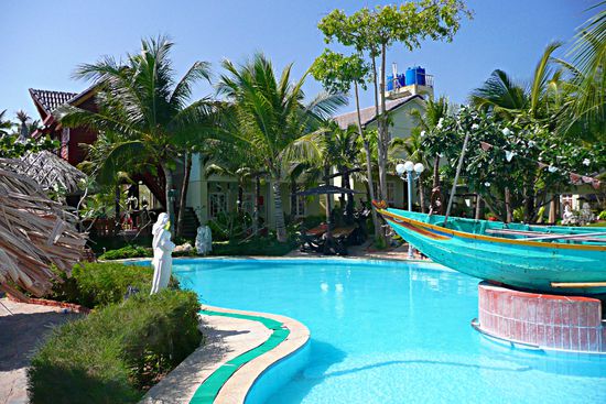 Der Pool des Minh Tham Resort, und nur für uns Kuckuckseier