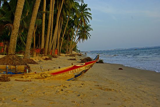 der wahre Strand von Mui Ne, nur 3 Km weg und auch nicht so sauber wie das auf dem Bild ausschaut.