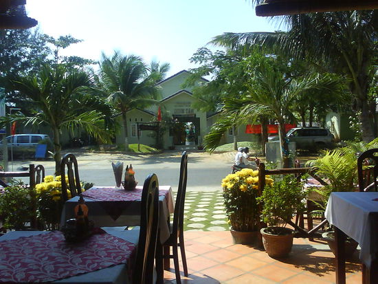 Das Minh Tam Resort vom unseren Frühstücksplatz aus, sind ja nur 20m