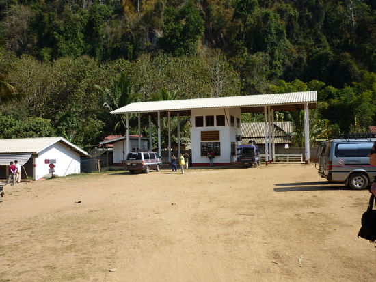 Busstation. Von hier geht es weiter....