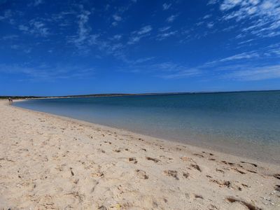 Der Strand zur späteren Stunde.