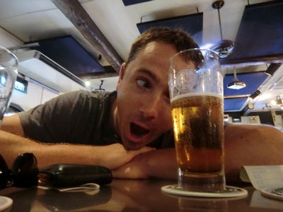Wann lerne ich endlich, dass die meisten Männer als Reisebegleitung doch eher ungeeignet sind ??
"Ja ist ok, gehe Du mal in die nächste Bar, ich hole Dich dann nach dem Sightseeing ab" hahaha