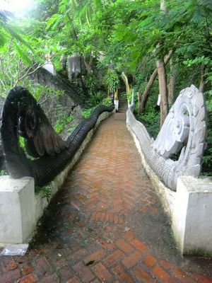 Der Weg zu einem Tempel