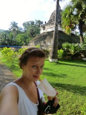 Tempelbesichtigung in freundlicher Begleitung eines Mango/Bananen Shakes :p ...lecker..