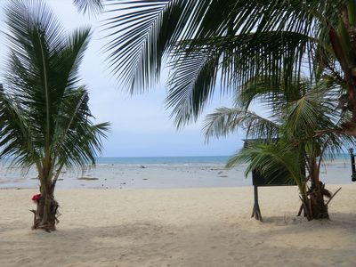 Der Blick zum Strand (es war gerade Ebbe)