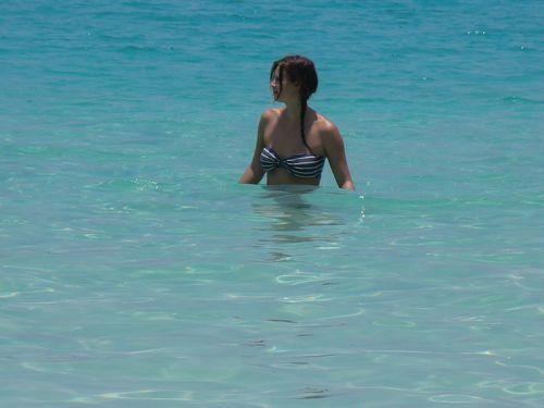 Ich bleibe den Tag im Meer