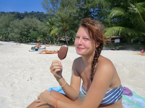 ....Recht hast Du !!! Nina + Eis = Glücklich !!