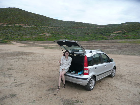 Abendessen im Panda. Das hieß meist: Käse, Brot, Obst auf dem Markt gekauft und irgendwo angehalten, wo es grad schön war.
